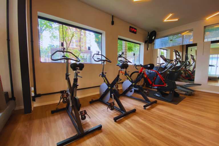 área cardio - bikes